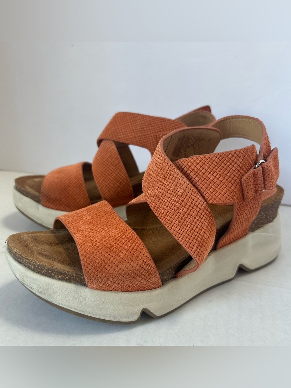 Sofft Charday Strappy Wedge Sandal Papaya Embossed Italian Suede Size 6M